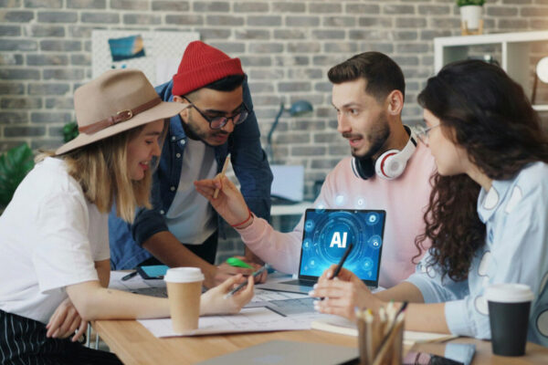 vier jonge mensen in. vergadering