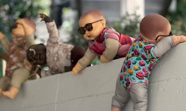 baby die op een muur klimt. ADKAR interactieve model Huib Koeleman